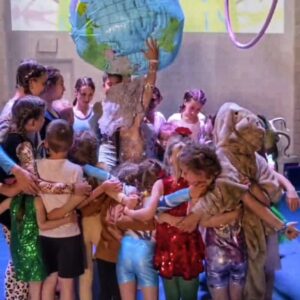 live acrobatic shows circus arts aerial arts hand-to-hand birthday parties